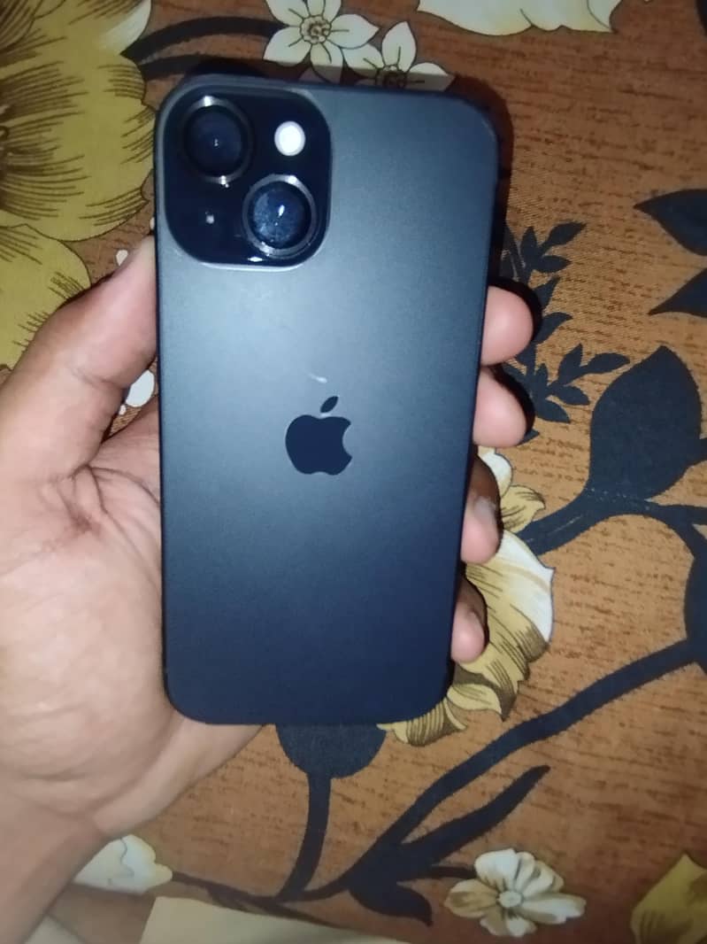 Apple iPhone 15 3