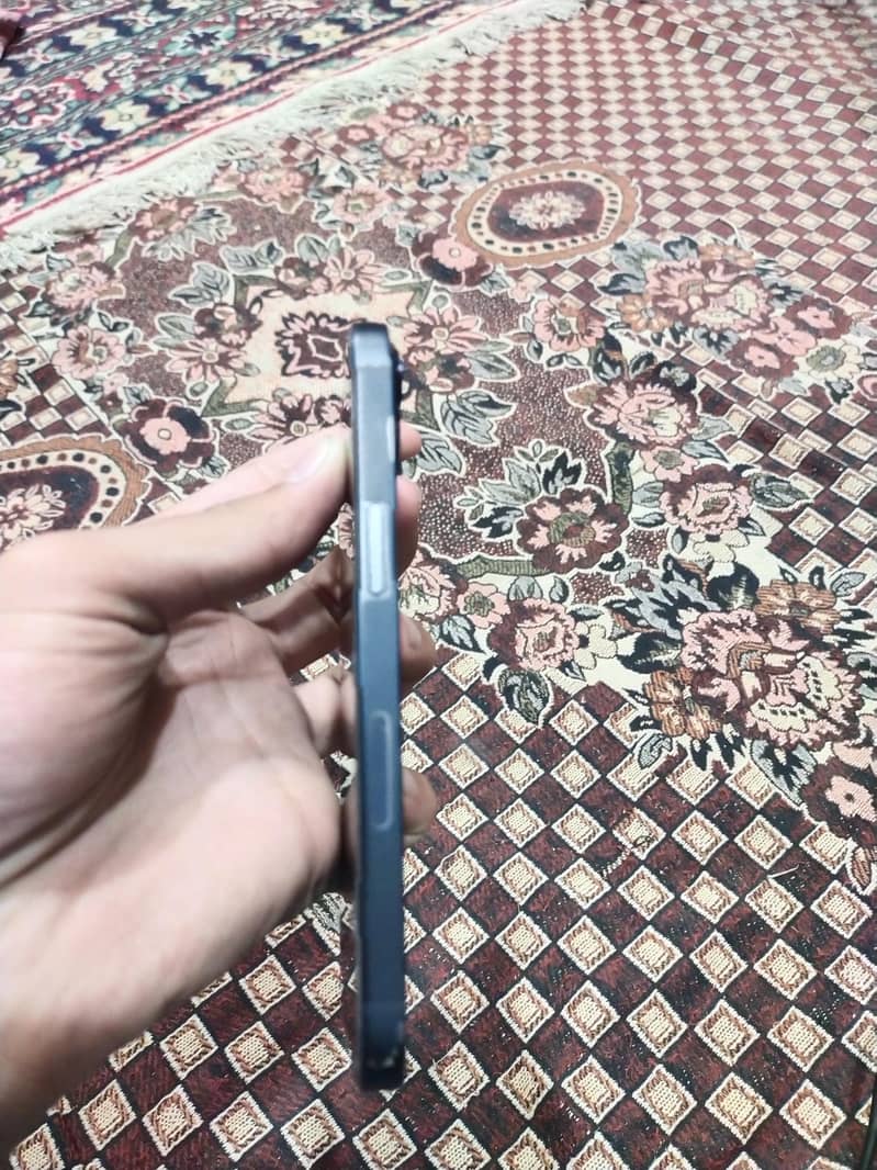 Apple iPhone 13 3