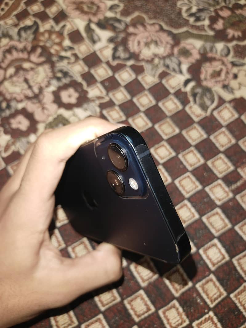 Apple iPhone 13 7