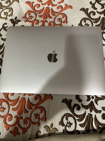 MacBook Pro 13” 2020 | 16GB | 512GB | Windows + macOS