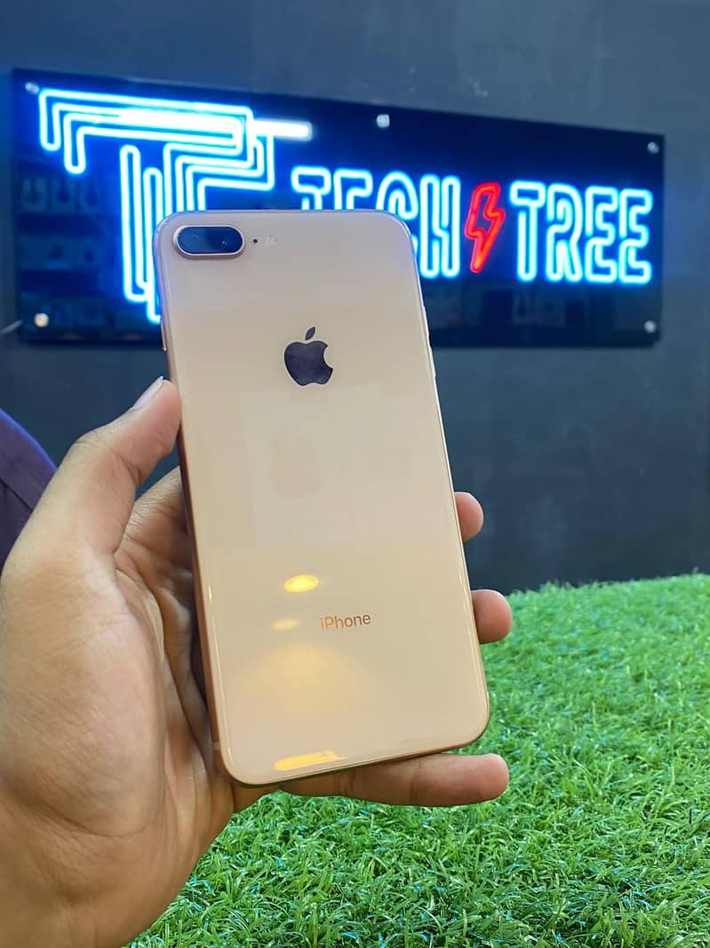 Apple iPhone 8 Plus 0