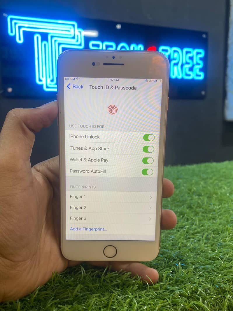 Apple iPhone 8 Plus 2