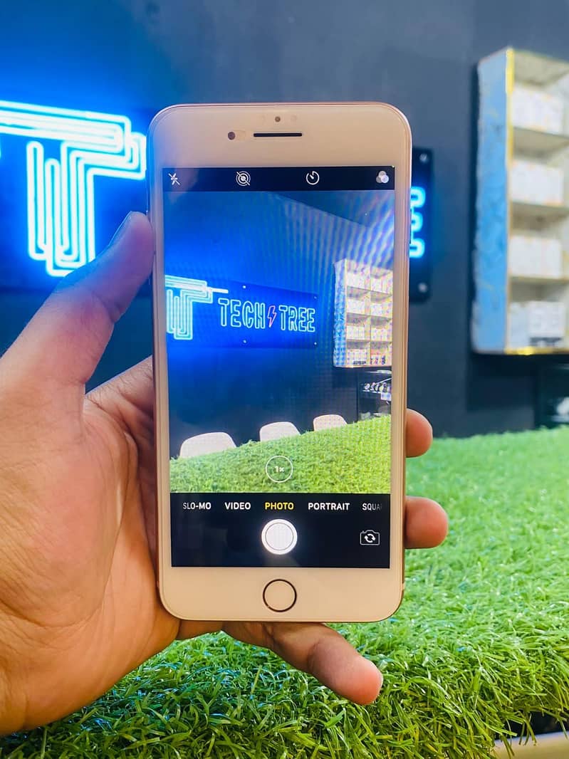 Apple iPhone 8 Plus 9