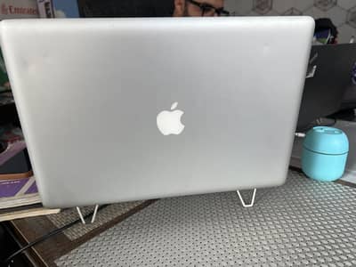 MacBook Pro / apple laptop / laptop