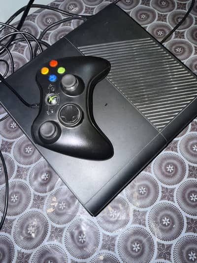 X BOX 360 slim E