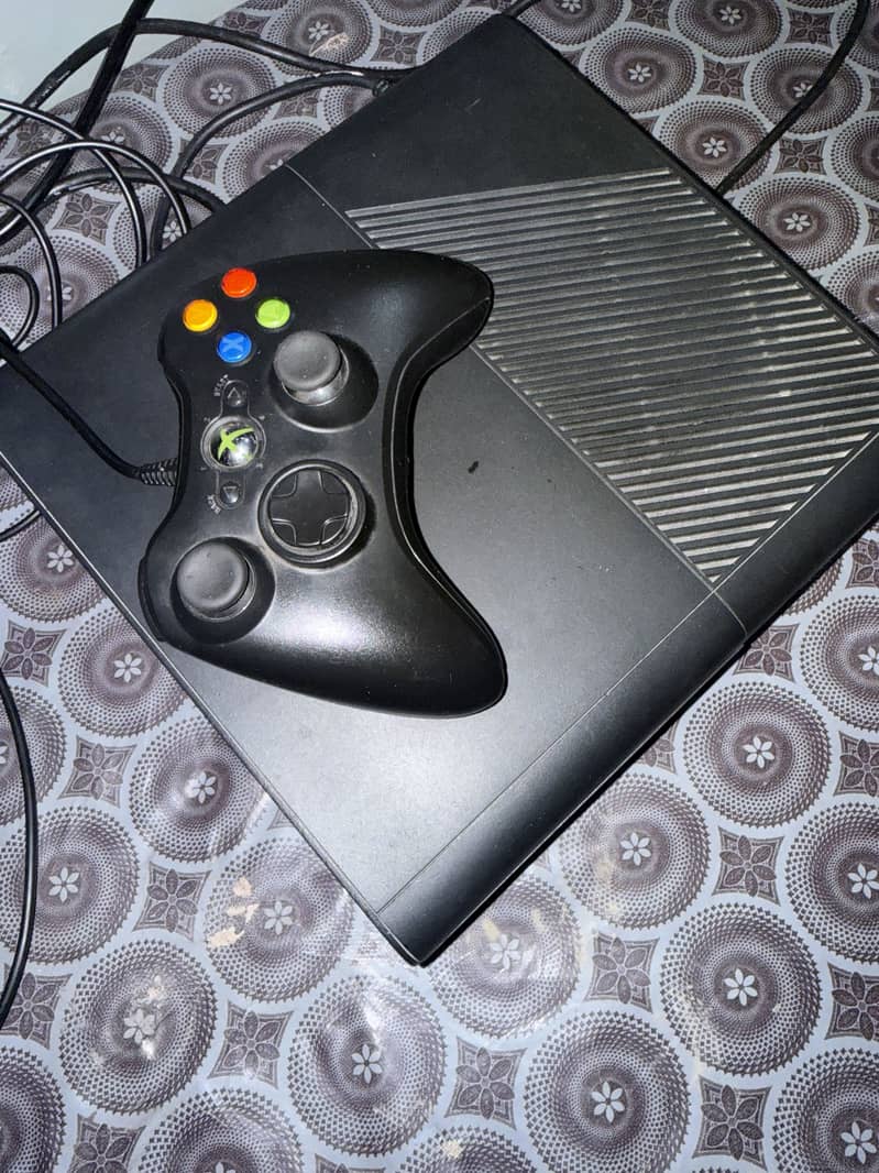 X BOX 360 slim E 0