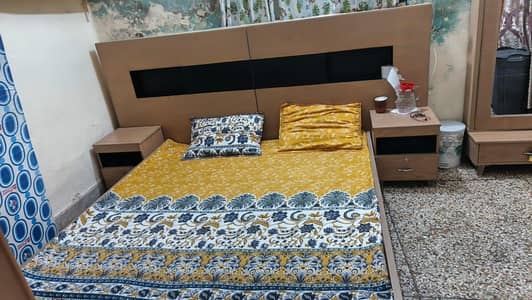 King Size Bed – Excellent Condition