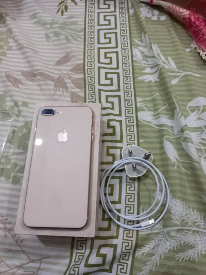 Apple iPhone 8 Plus 1