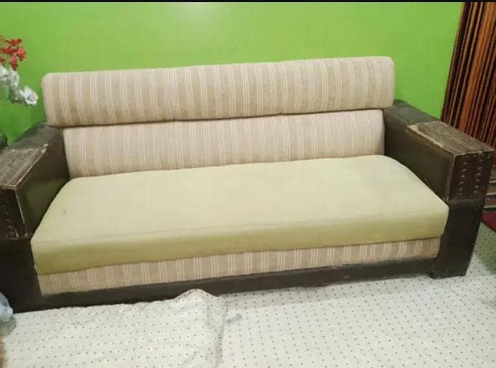 sofa good condition 0