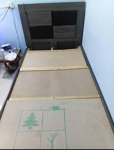 Wood single bed