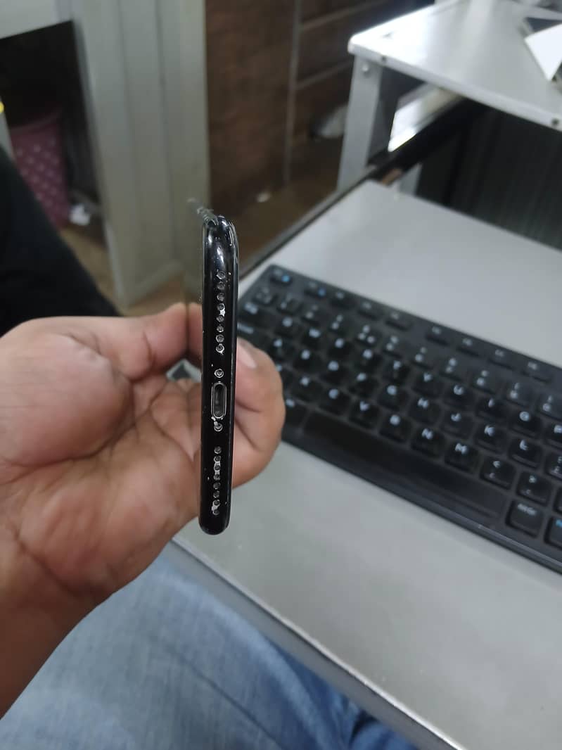 Apple iPhone 7 Plus 5