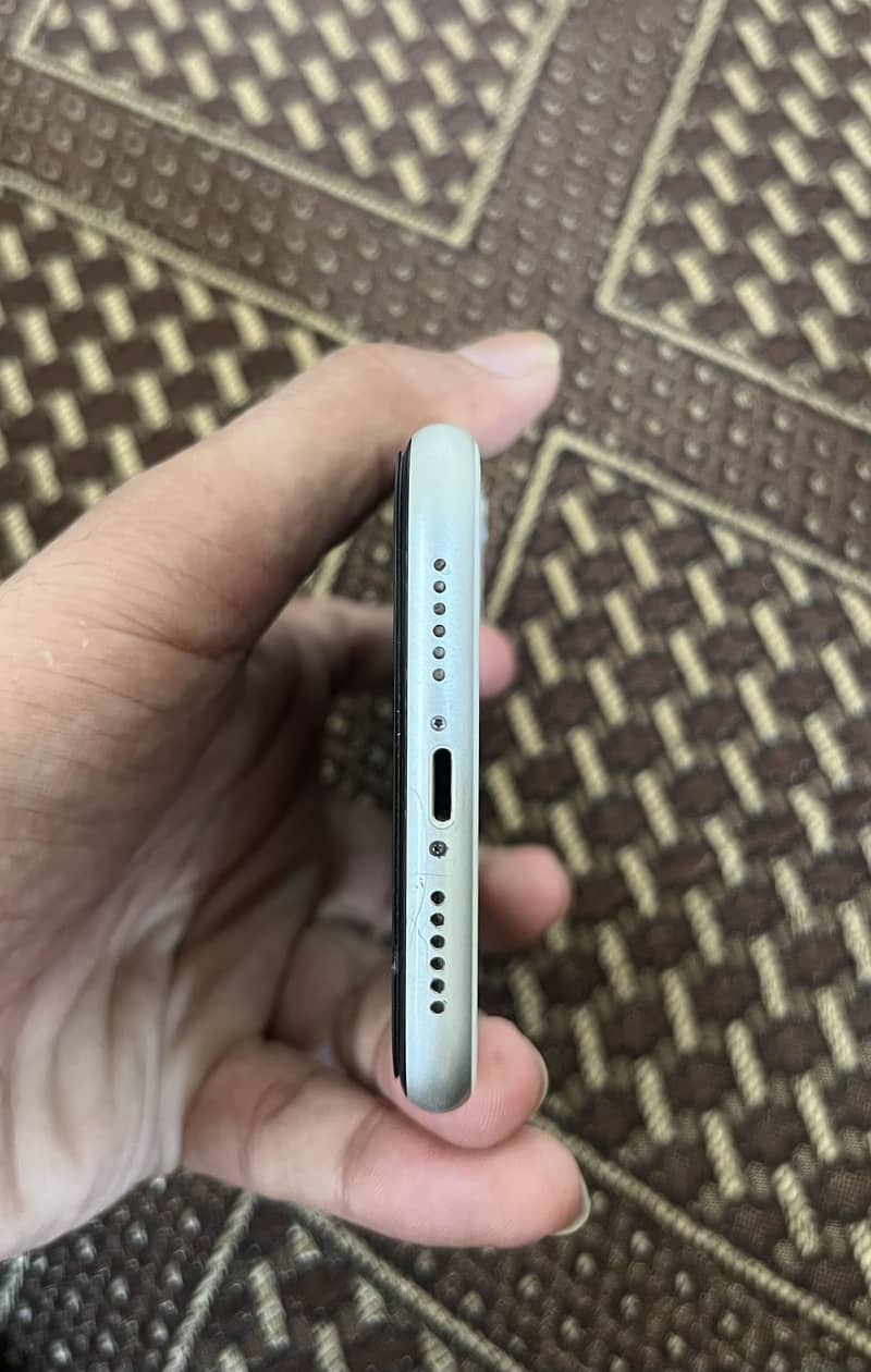 Apple iPhone 11 5