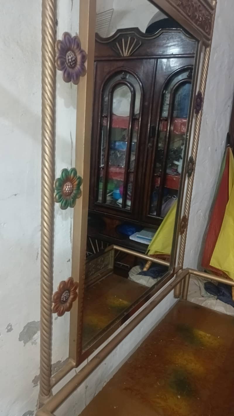 Iron bed + dressing table 9