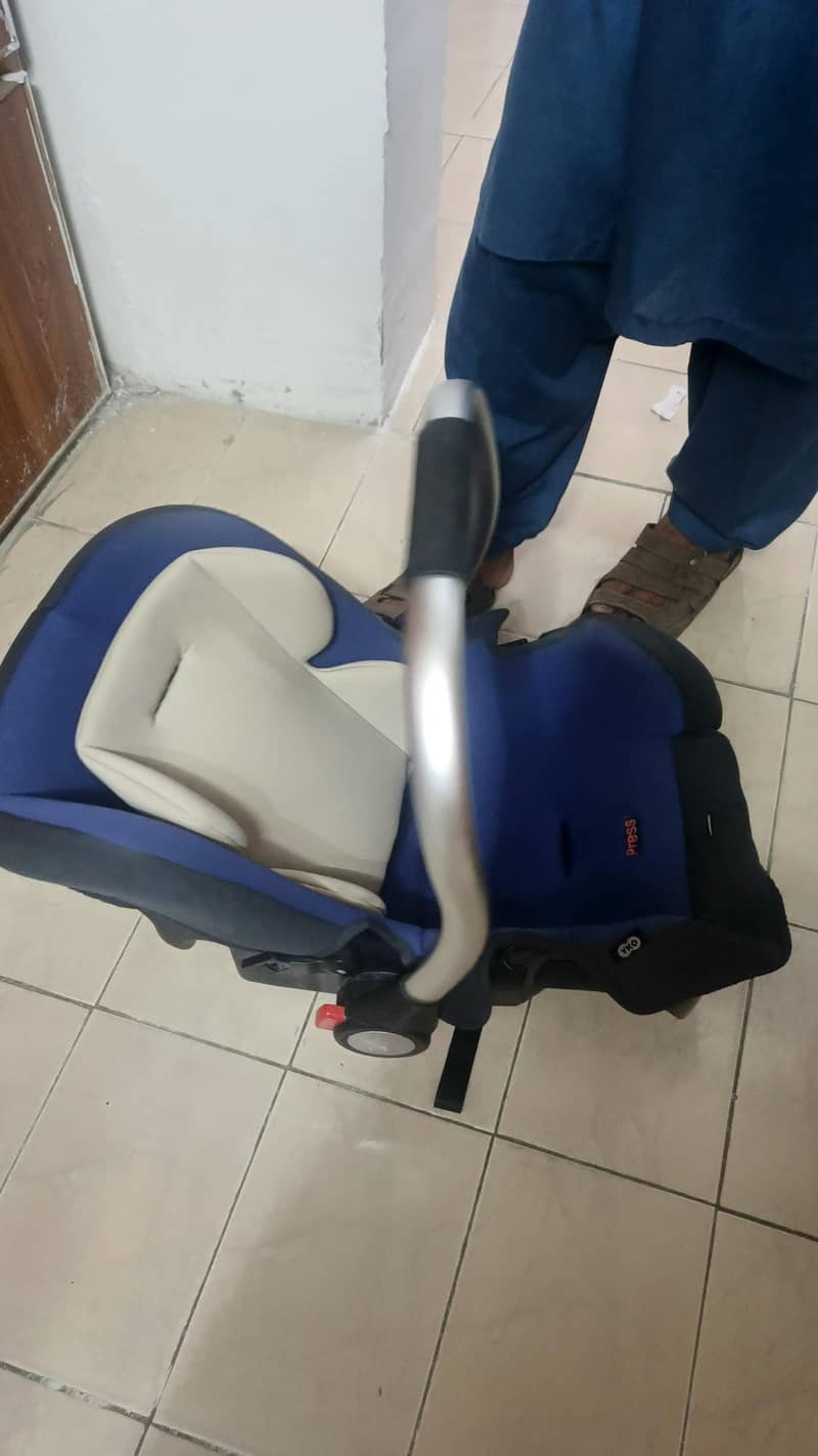 بیبی کاٹ اچھی حالت میں، ریڑھی کے ساتھ برائے فروخت 1