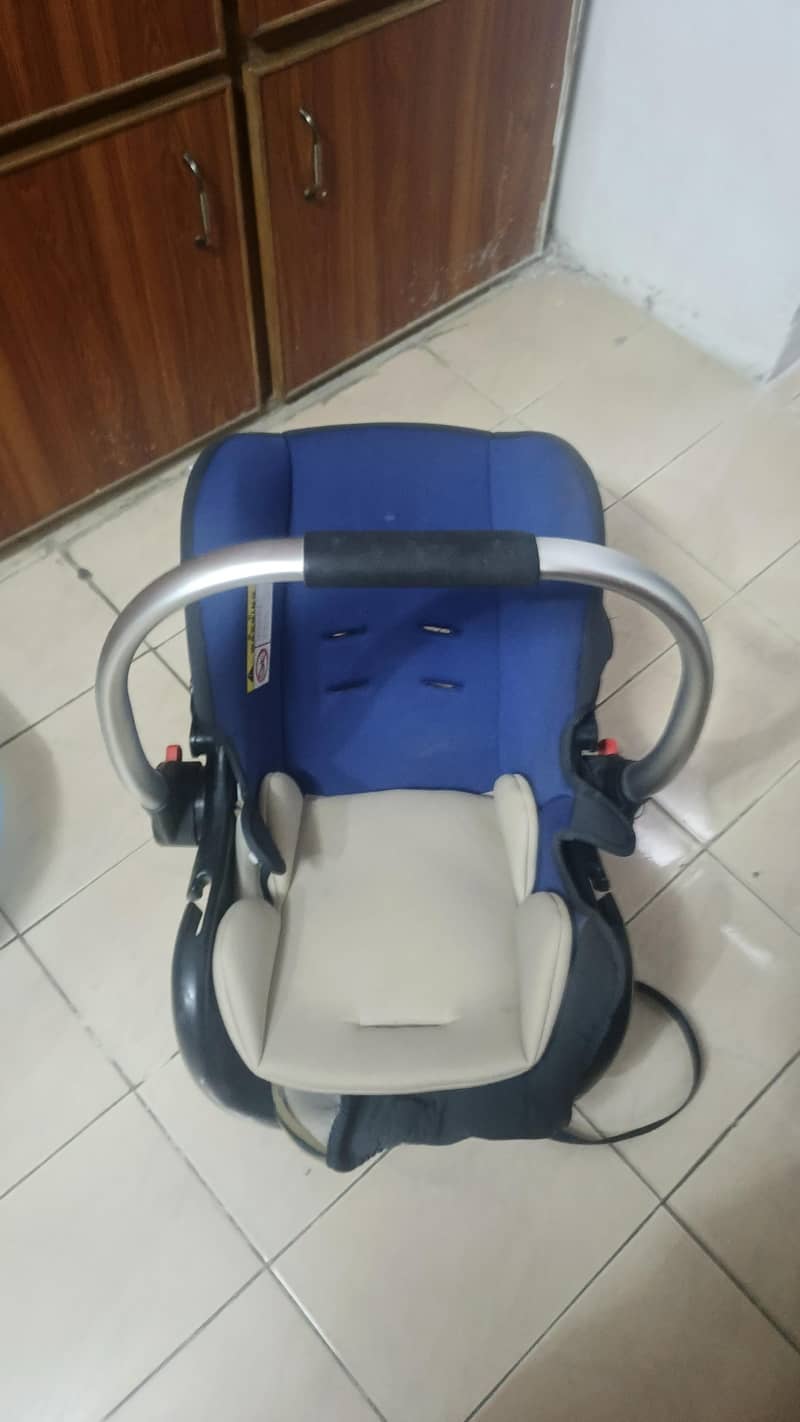 بیبی کاٹ اچھی حالت میں، ریڑھی کے ساتھ برائے فروخت 3