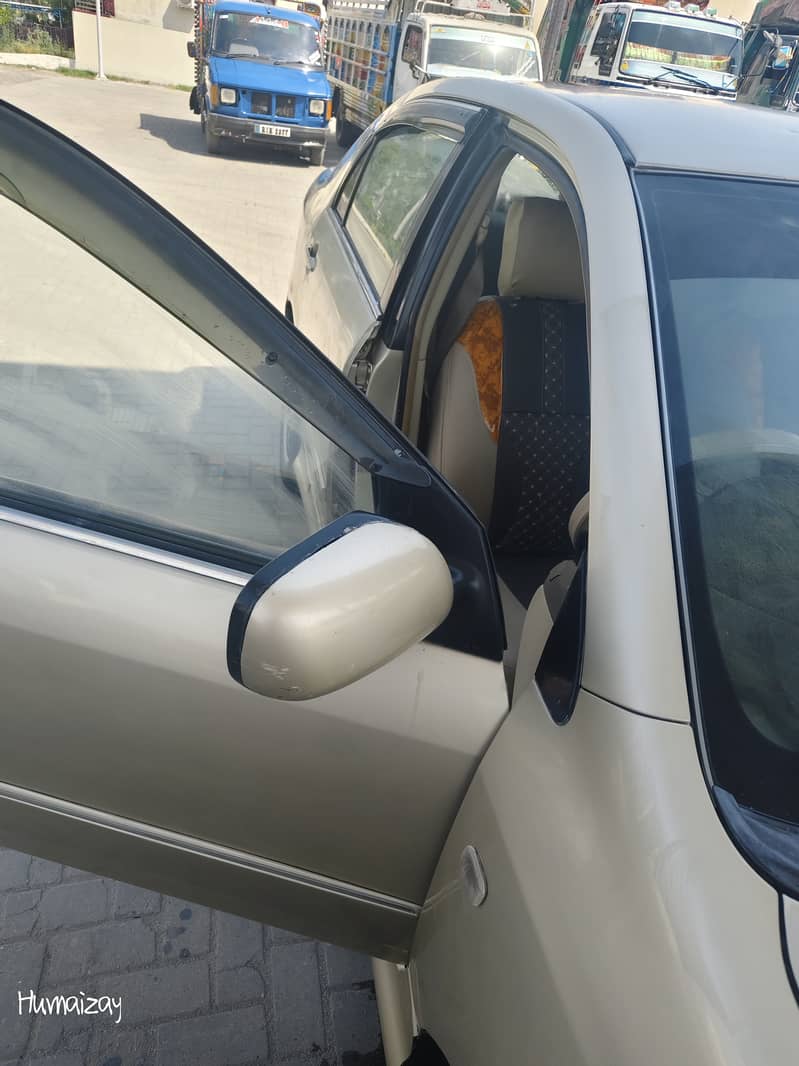 2005 model Altis 14