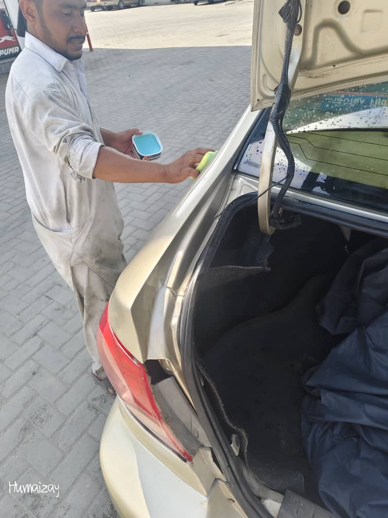 2005 model Altis 18
