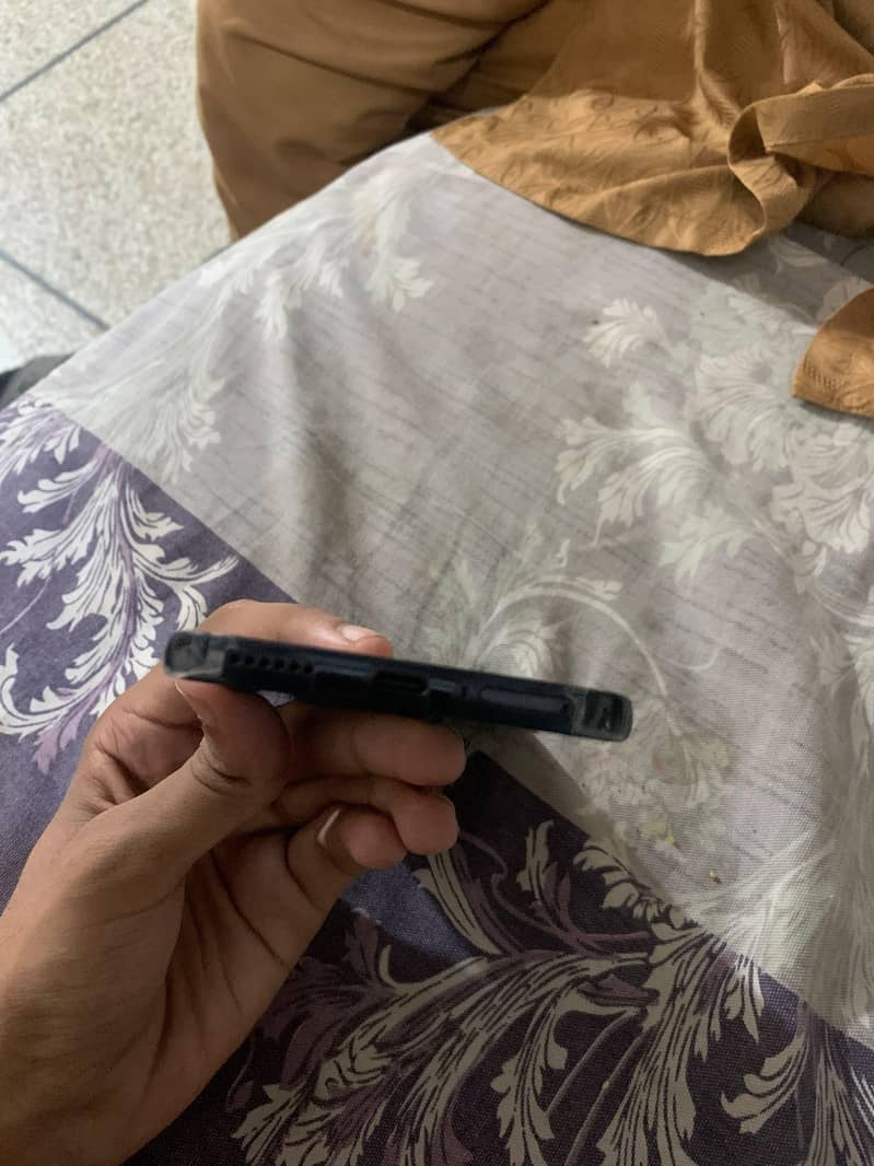 Tecno CAMON 40 Pro 1