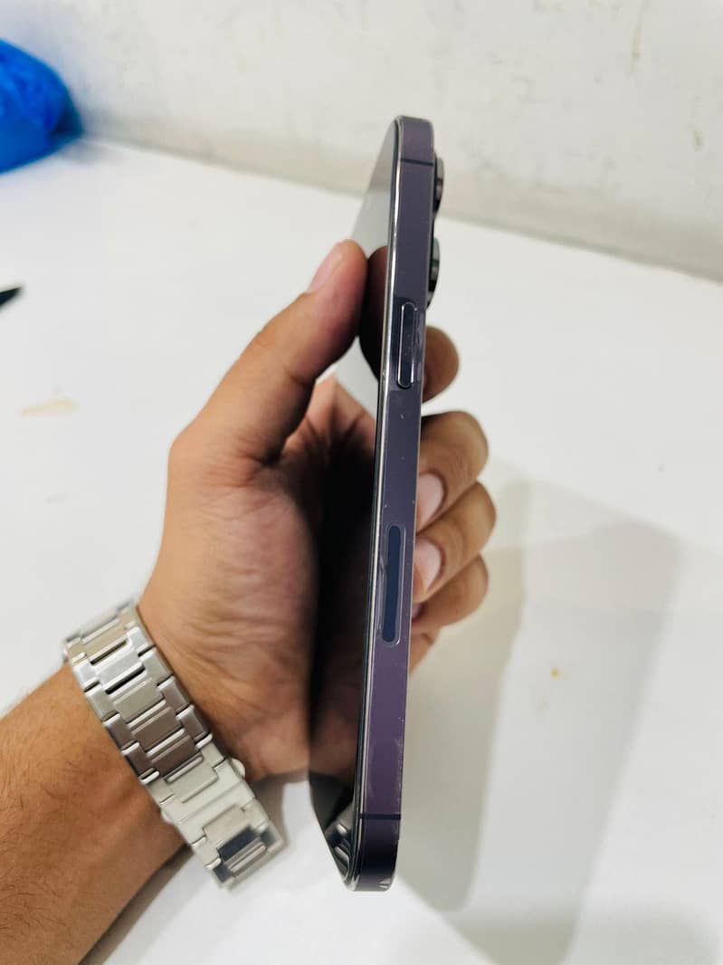 Apple iPhone 14 Pro Max 1