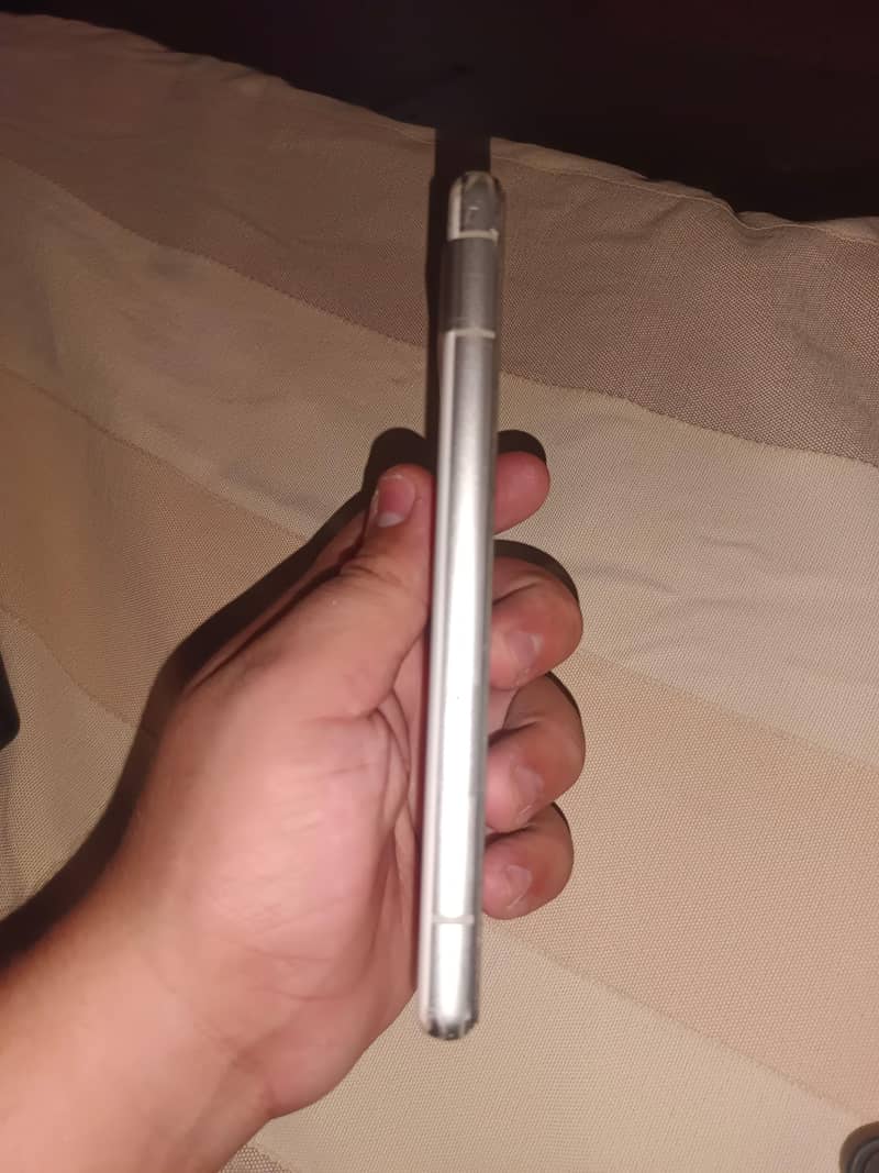 Google Pixel 7a 5