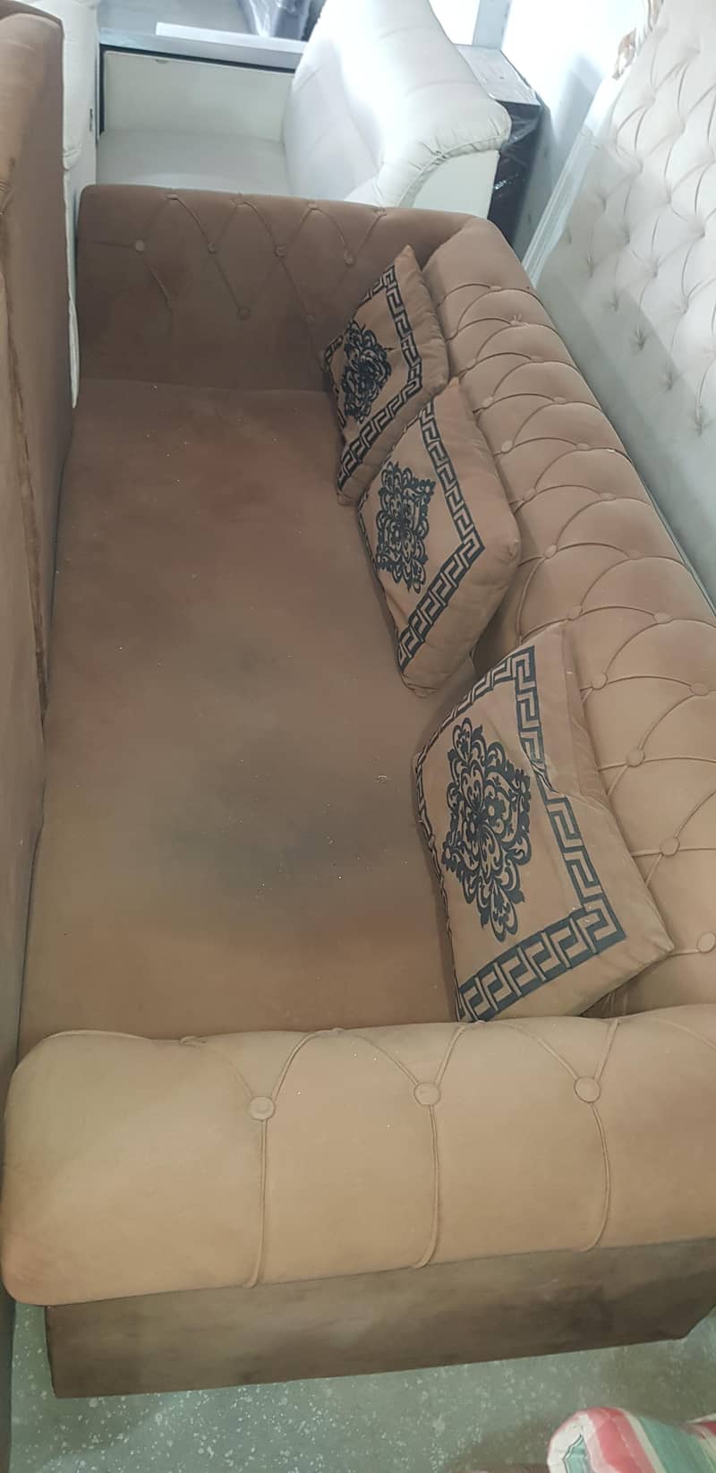 2 type sofas available 1