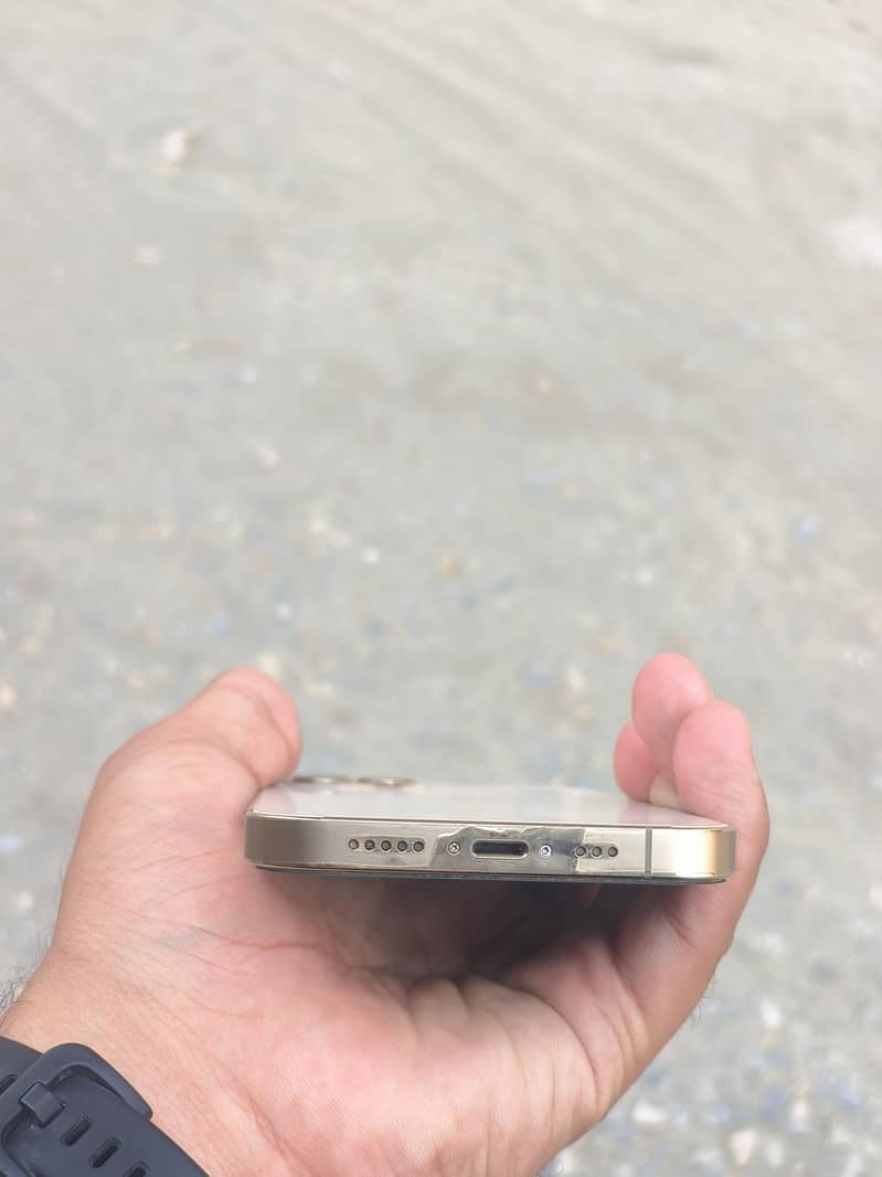 iphone 12 pro 2