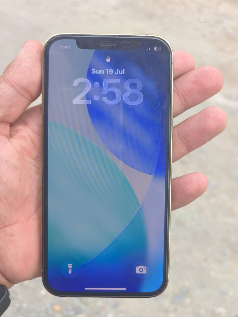 iphone 12 pro 4