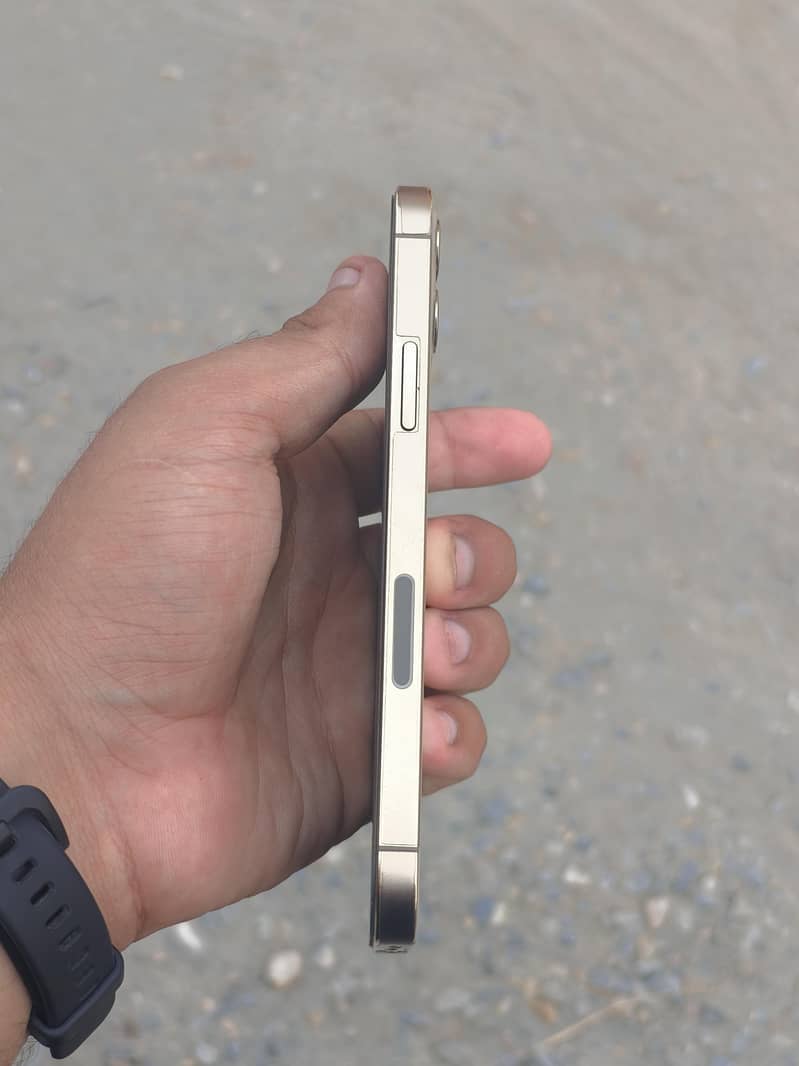 iphone 12 pro 5