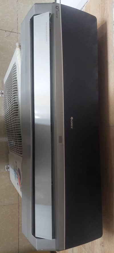 Gree ac invrter  one ton good condition original