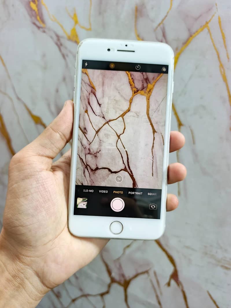 Apple iPhone 8 Plus 8