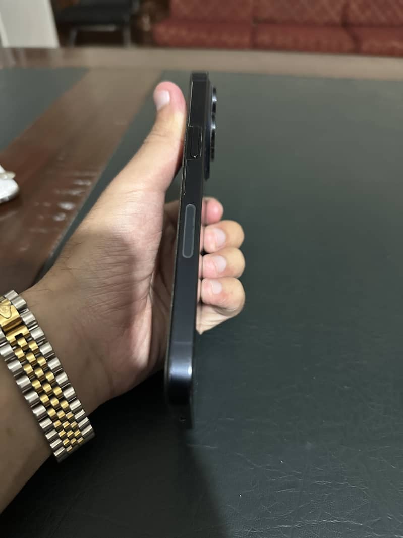 Iphone 15 pro max 6