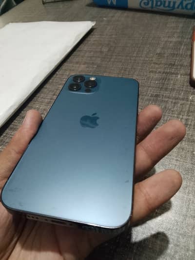 I phone 12 pro 10/8 one hand use 128gb 75% battery health
