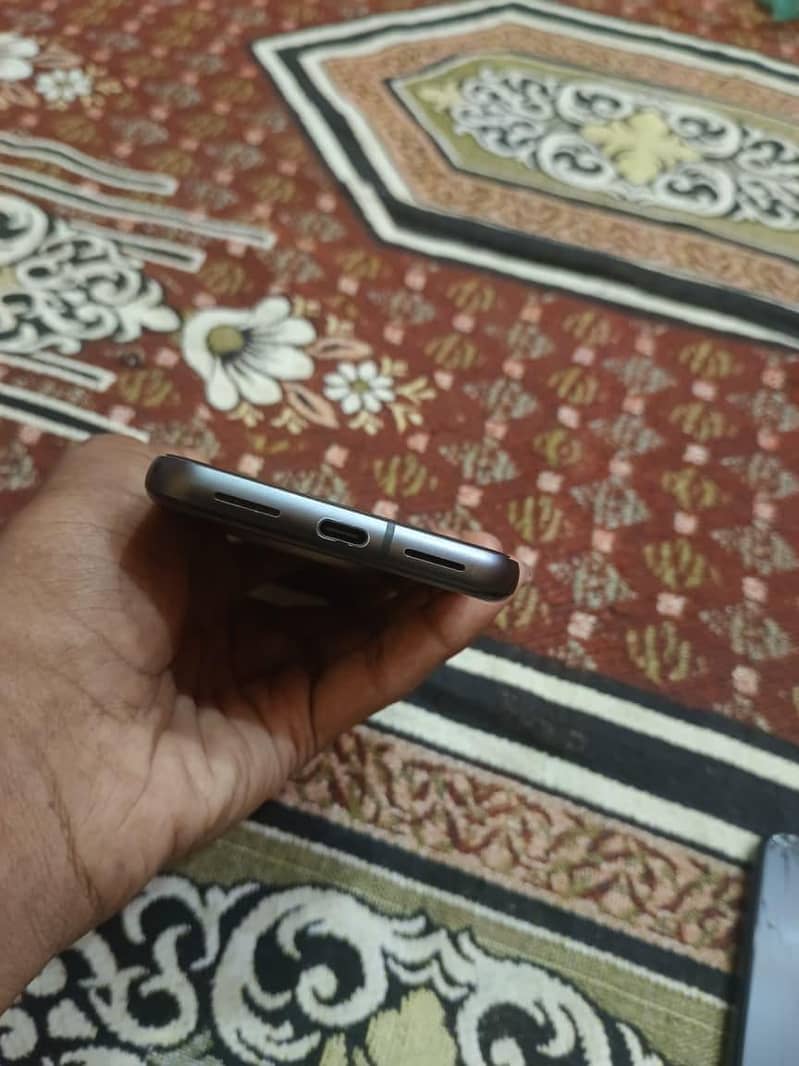 Google Pixel 8 2