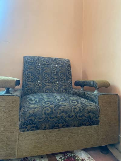 5 setar sofa set available condition 10by9 h kam use kary h