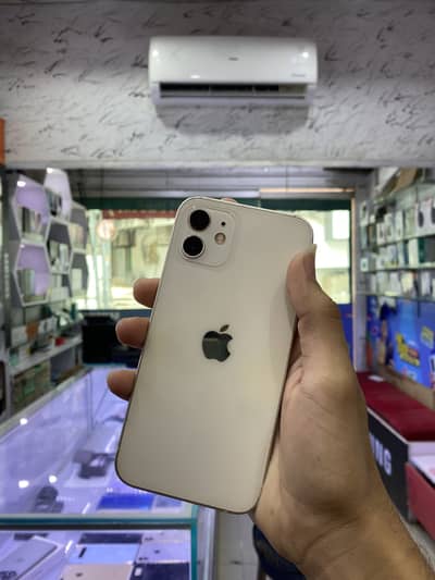 Apple iPhone 12