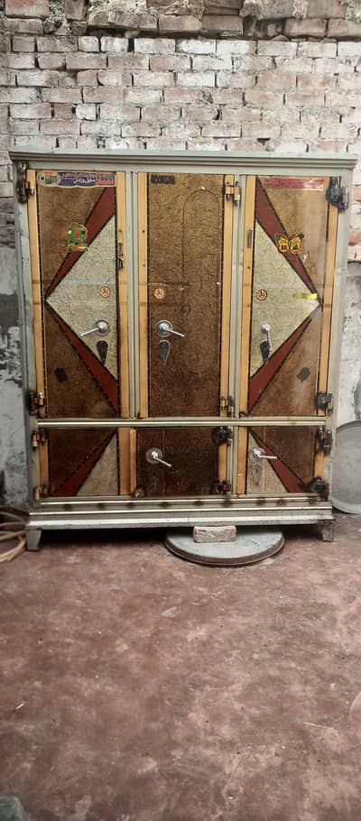 3 door full size almari