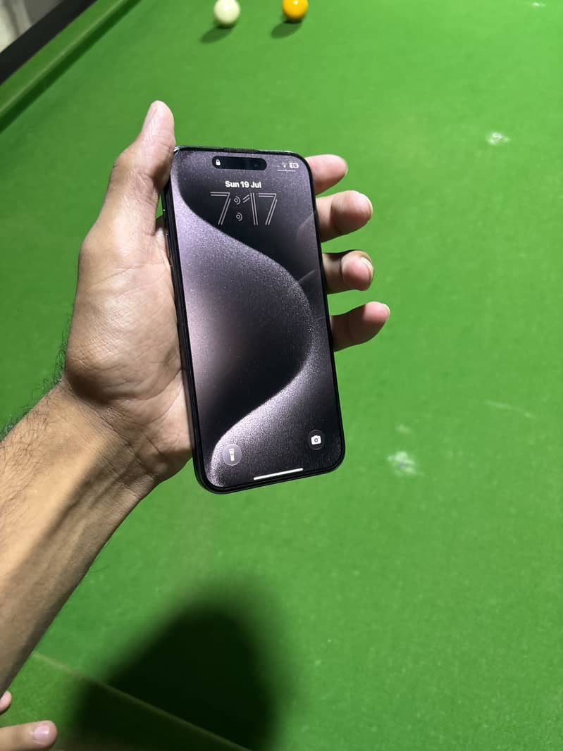 Apple iPhone 15 Pro Max 4