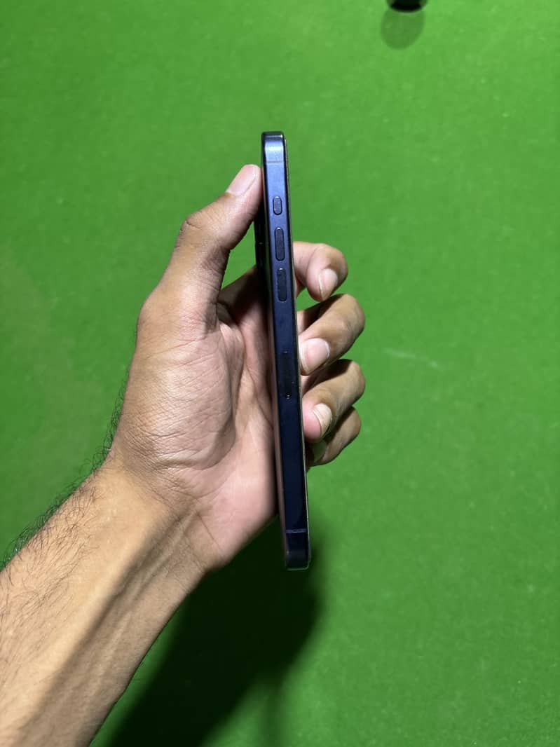 Apple iPhone 15 Pro Max 5