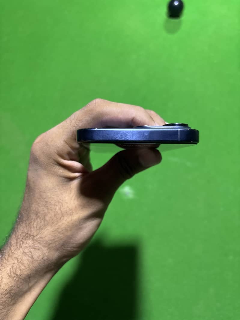 Apple iPhone 15 Pro Max 6