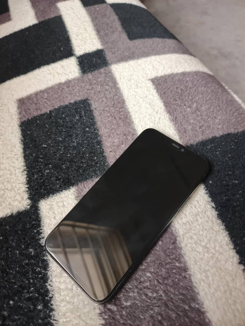Apple iPhone 11 Pro 2