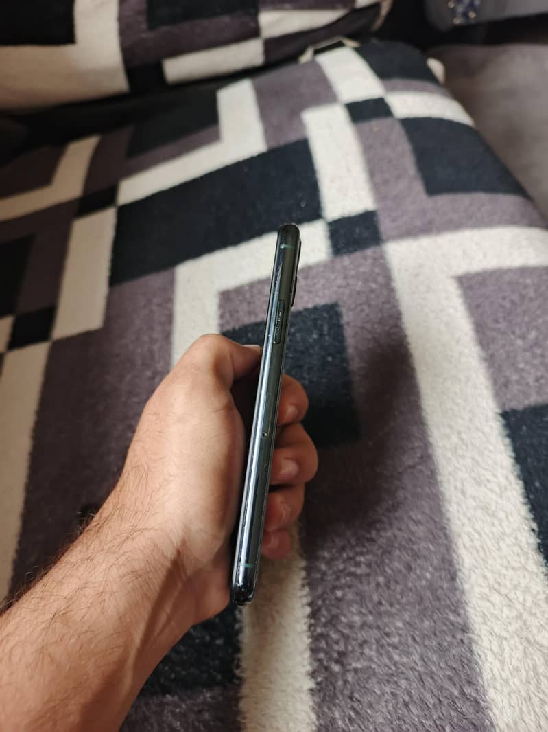 Apple iPhone 11 Pro 6