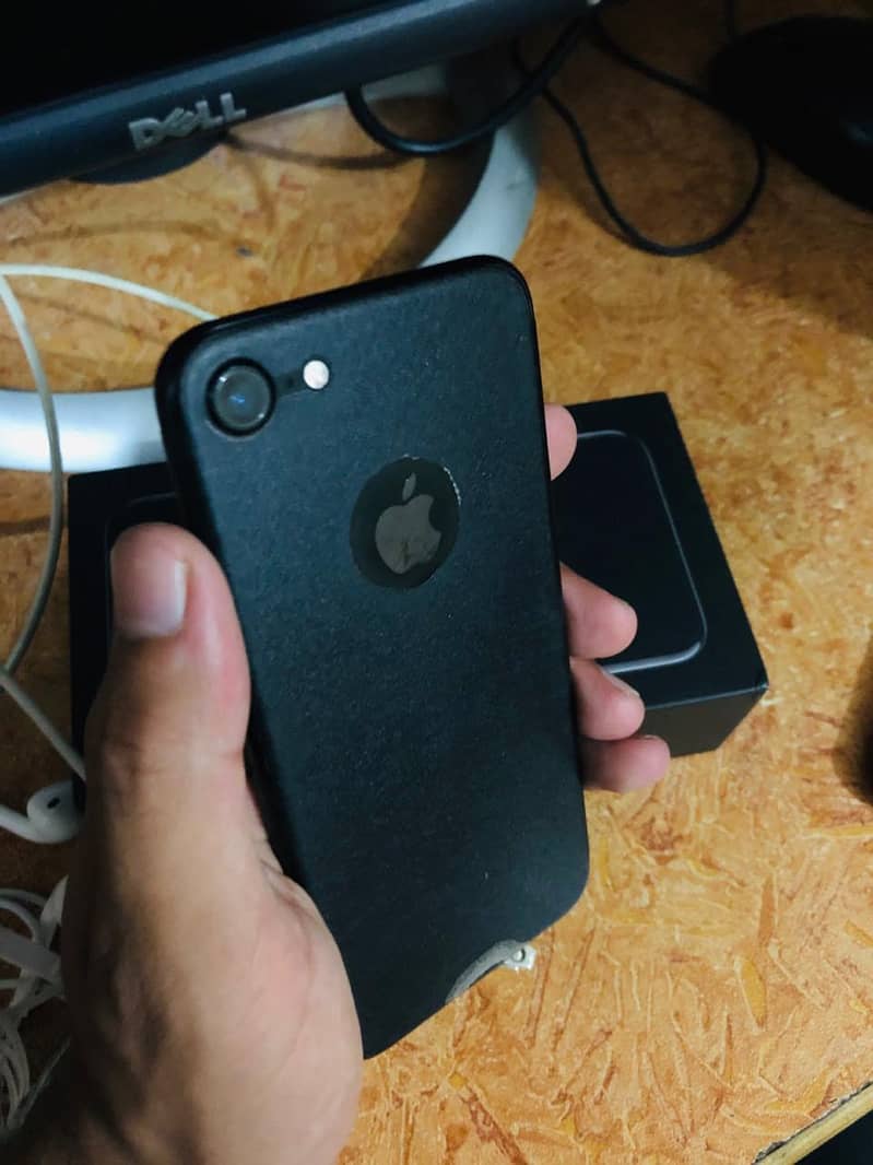 Apple iPhone 7 1