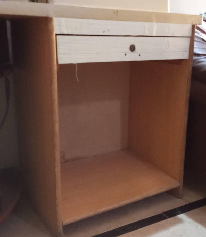 sewing machine stand 1