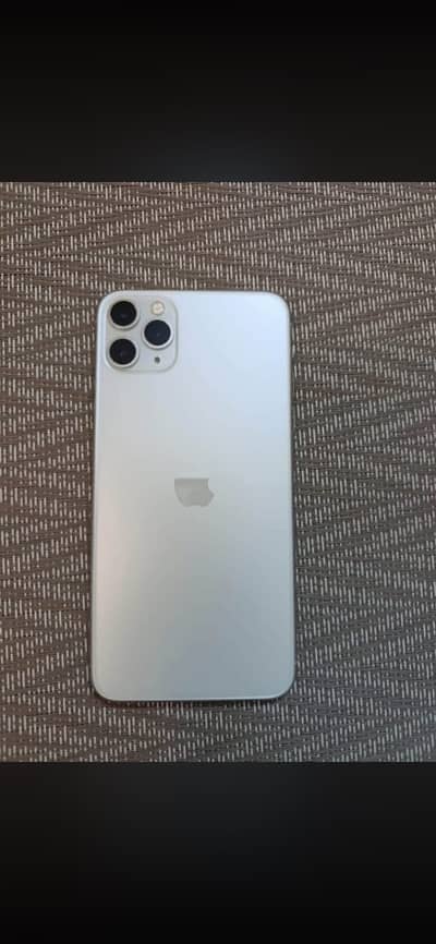 11 pro max white color