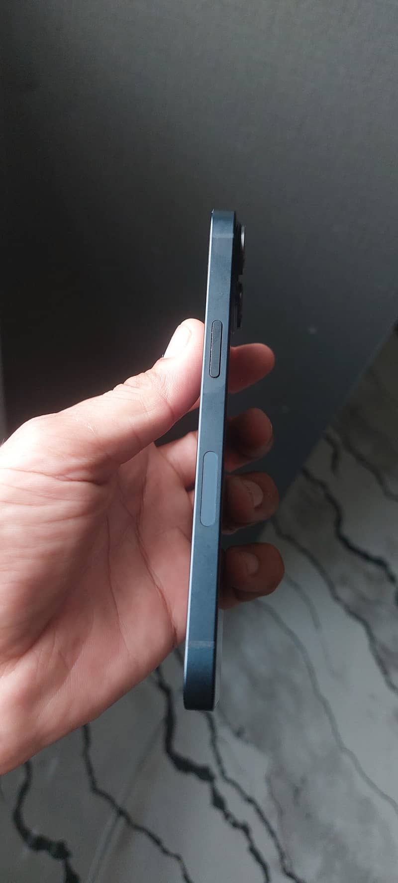 Apple iPhone 13 2
