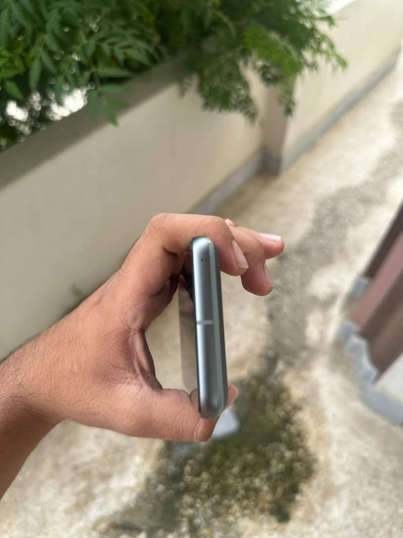 Google Pixel 8 3
