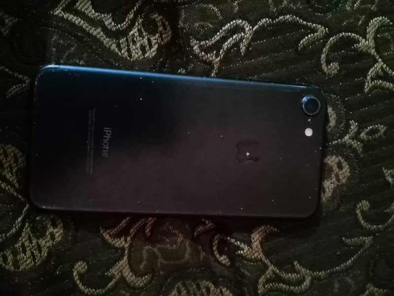 Apple iPhone 7 2