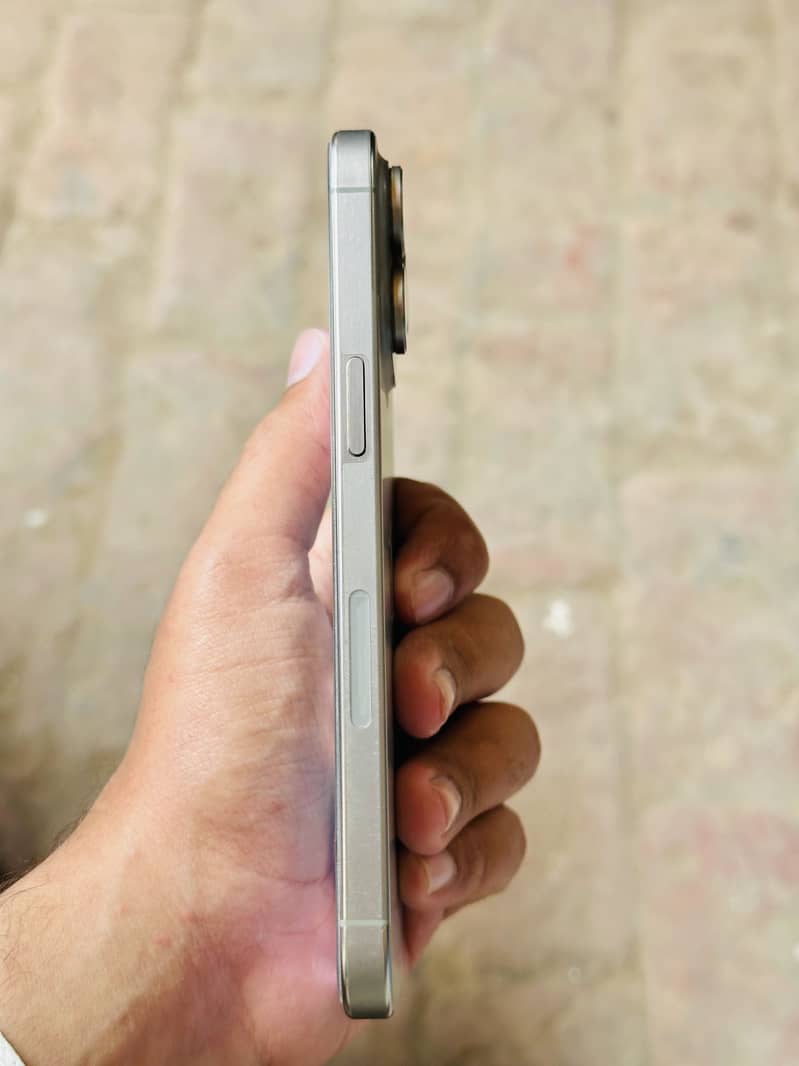 Iphone 15 pro max 2
