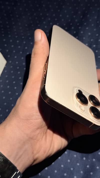 Apple iPhone 16 Pro Max factory unlocked