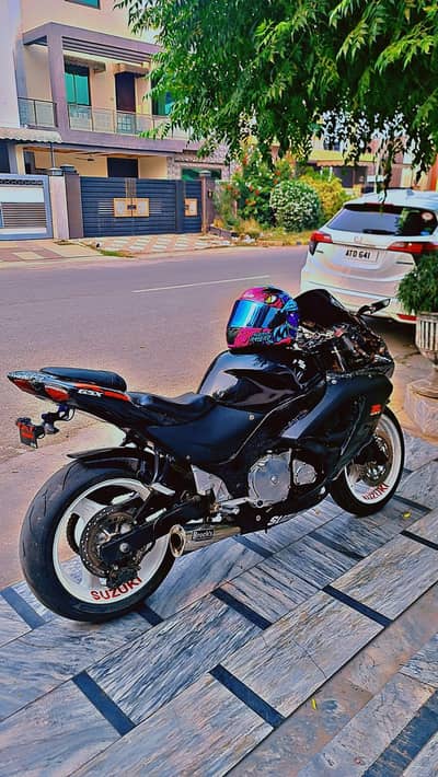 suzuki GSXR600 (2008) Four Cylinder bike